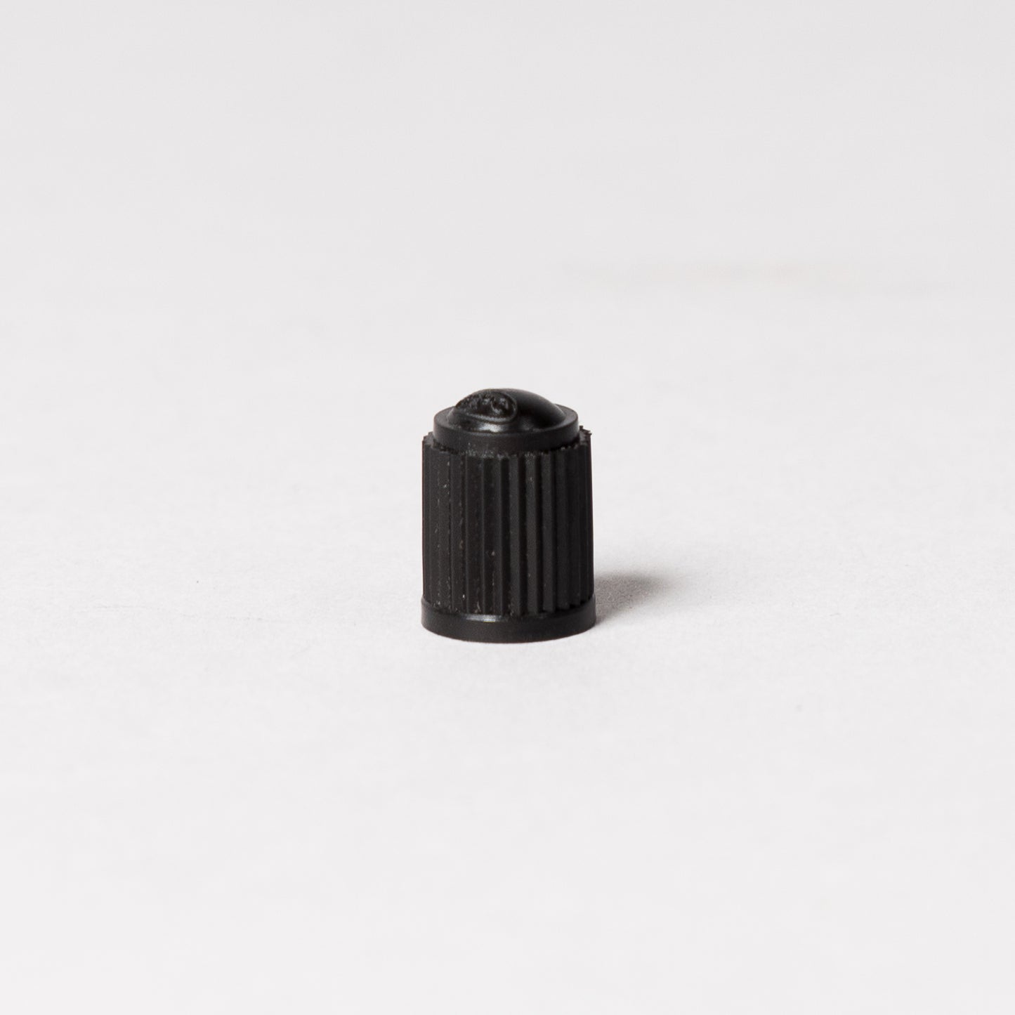 1943 TAPA VALVULA SCHRADER NEGRO