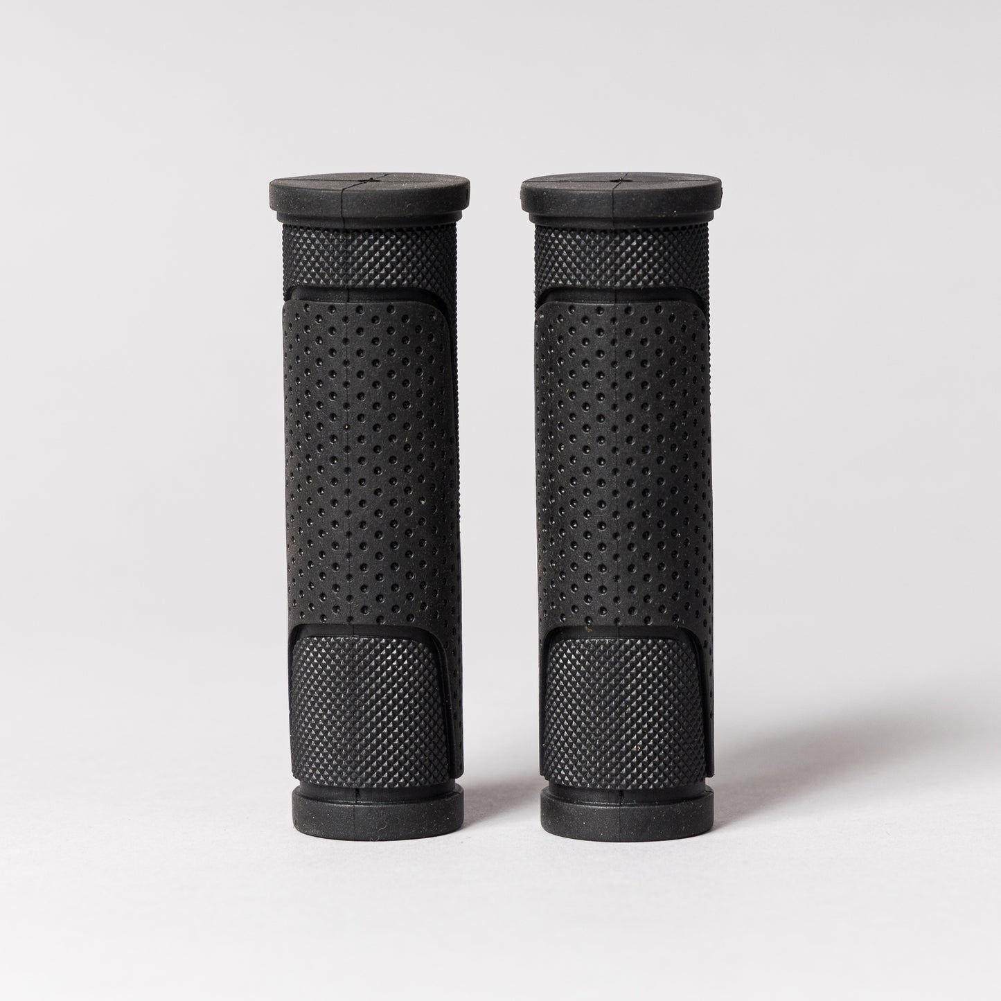 2047 GRIP DY-N23 110MM NEGRO