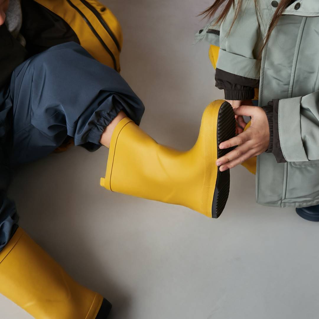 BOTAS DE AGUA DE NIÑOS NIÑAS AMARILLO